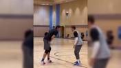 没错！我们广厦的外援曾经在训练中单挑碾压NBA巨星东契奇🤣