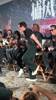 这样看咋感觉稳重的巴特勒更像老大哥 而成龙&ldquo;小弟&rdquo;一旁使劲互动🤣